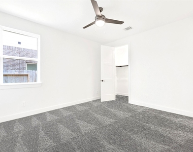153 Aurora Springs Drive - Photo Thumbnail 32