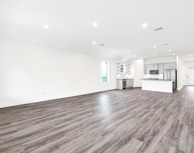 153 Aurora Springs Drive - Photo Thumbnail 15