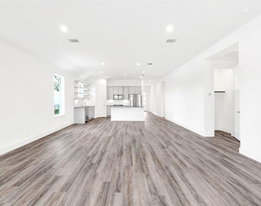 153 Aurora Springs Drive - Photo Thumbnail 14