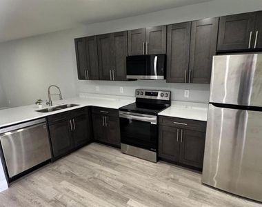 987 Nw 57th Court - Photo Thumbnail 3