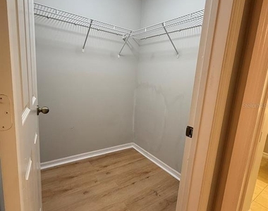 10831 Windsor Walk Drive - Photo Thumbnail 8