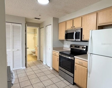 10831 Windsor Walk Drive - Photo Thumbnail 4
