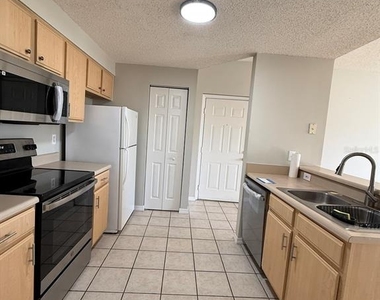10831 Windsor Walk Drive - Photo Thumbnail 6