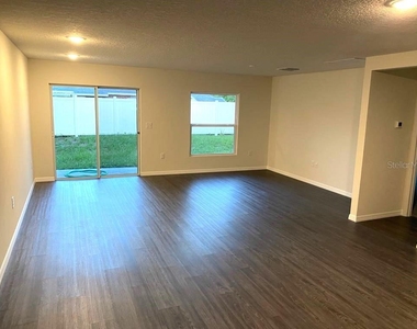 945 Luna Terrace - Photo Thumbnail 3