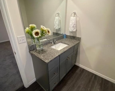945 Luna Terrace - Photo Thumbnail 6
