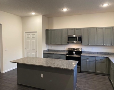 945 Luna Terrace - Photo Thumbnail 1