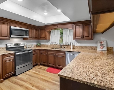 821 Pennsylvania Avenue - Photo Thumbnail 13