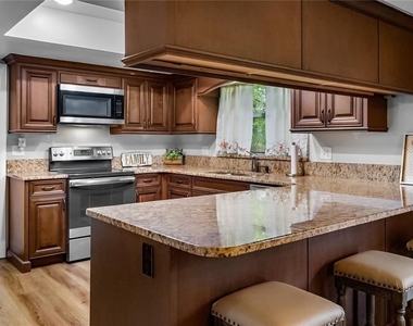 821 Pennsylvania Avenue - Photo Thumbnail 12