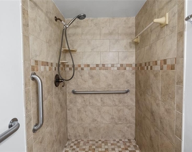 821 Pennsylvania Avenue - Photo Thumbnail 16