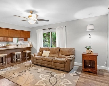 821 Pennsylvania Avenue - Photo Thumbnail 8