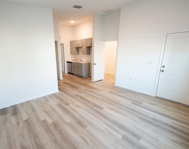 4124 River Beacon Boulevard - Photo Thumbnail 7