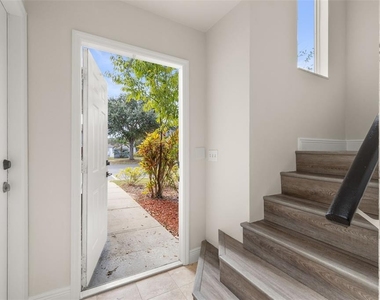142 Mango Drive - Photo Thumbnail 4