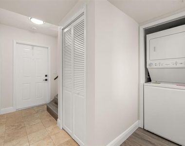 142 Mango Drive - Photo Thumbnail 5