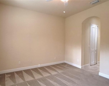 1028 Kilkenny Lane - Photo Thumbnail 17