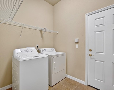 1312 Hansberry Lane - Photo Thumbnail 27