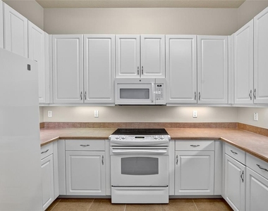 1312 Hansberry Lane - Photo Thumbnail 14