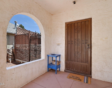 1104 Madeline Drive - Photo Thumbnail 4