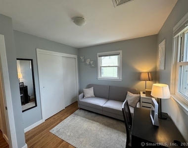 72 Ocean View Street - Photo Thumbnail 9