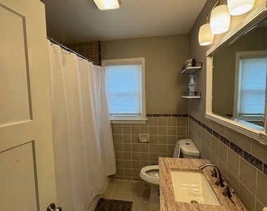 72 Ocean View Street - Photo Thumbnail 6