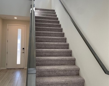 145 Medianoche Street - Photo Thumbnail 10
