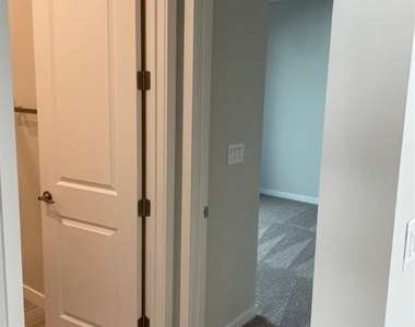 145 Medianoche Street - Photo Thumbnail 6