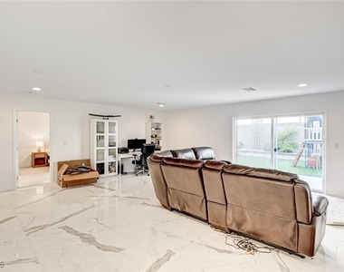 6328 Rock Stream Lane - Photo Thumbnail 45