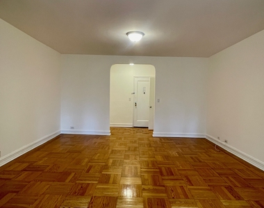 235 East 46th Street - Photo Thumbnail 3
