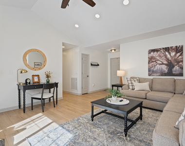 17 Northridge Drive - Photo Thumbnail 5