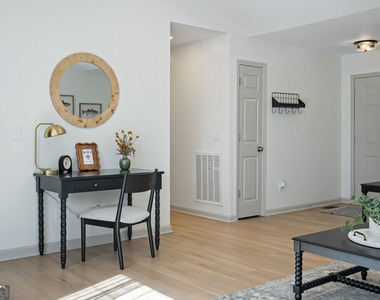 17 Northridge Drive - Photo Thumbnail 7