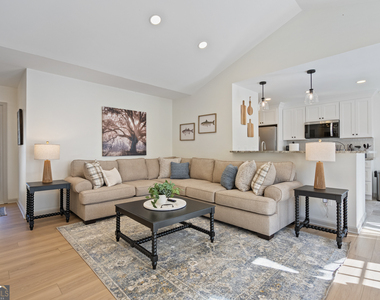 17 Northridge Drive - Photo Thumbnail 4