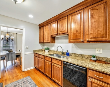 801 Mockingbird Lane - Photo Thumbnail 11