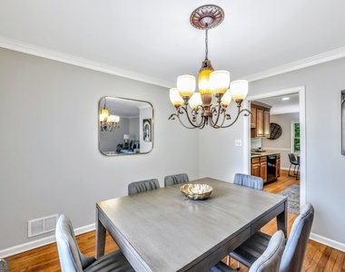 801 Mockingbird Lane - Photo Thumbnail 6