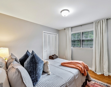 801 Mockingbird Lane - Photo Thumbnail 19