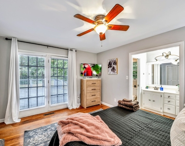 801 Mockingbird Lane - Photo Thumbnail 21