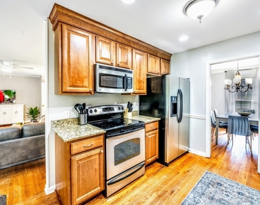 801 Mockingbird Lane - Photo Thumbnail 12
