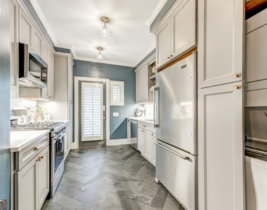 28 Collier Road Nw - Photo Thumbnail 4