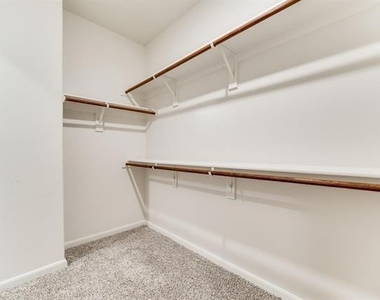 809 Calhoun Drive - Photo Thumbnail 6