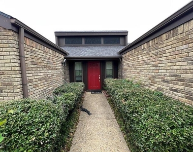 3921 Whiterock Trail - Photo Thumbnail 5