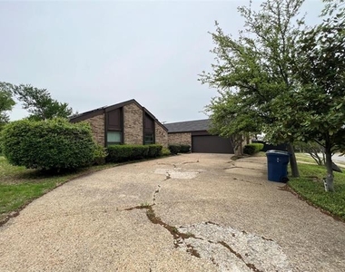 3921 Whiterock Trail - Photo Thumbnail 2