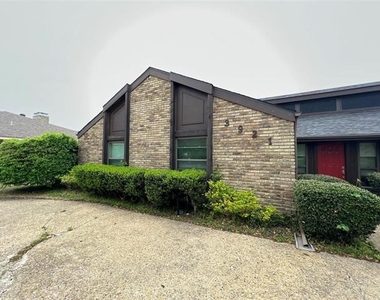 3921 Whiterock Trail - Photo Thumbnail 3