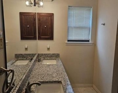 3921 Whiterock Trail - Photo Thumbnail 16