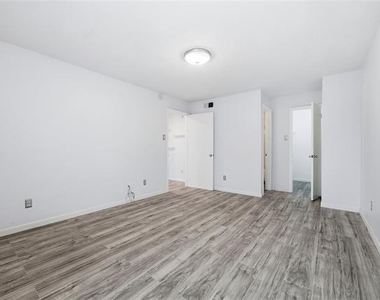 12482 Abrams Road - Photo Thumbnail 17