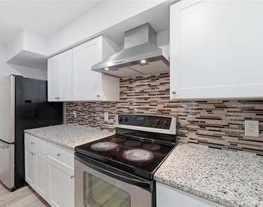 12482 Abrams Road - Photo Thumbnail 10