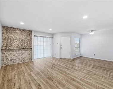 12482 Abrams Road - Photo Thumbnail 2