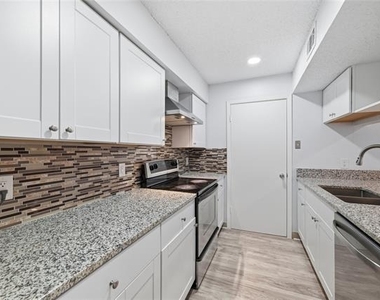 12482 Abrams Road - Photo Thumbnail 8