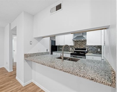 12482 Abrams Road - Photo Thumbnail 7
