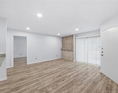 12482 Abrams Road - Photo Thumbnail 3