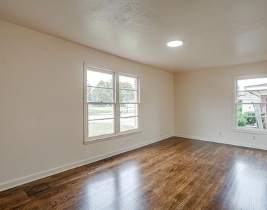 4315 Mackey Drive - Photo Thumbnail 15