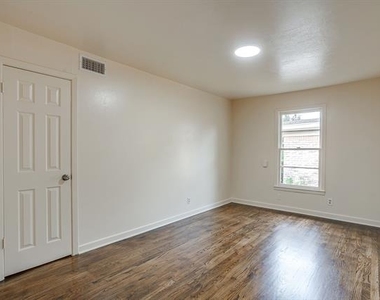 4315 Mackey Drive - Photo Thumbnail 14