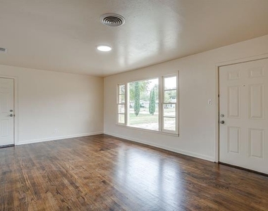 4315 Mackey Drive - Photo Thumbnail 2